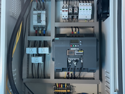 Tủ điều khiển trung tâm + Biến tần + PLC là trái tim của cả hệ thống cũng là giải pháp tiết kiệm năng lượng và tuổi thọ của thiết bị