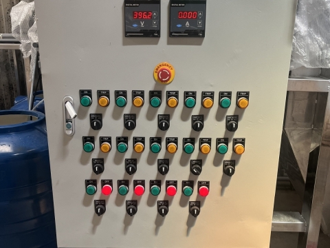 Tủ điều khiển trung tâm + Biến tần + PLC là trái tim của cả hệ thống cũng là giải pháp tiết kiệm năng lượng và tuổi thọ của thiết bị